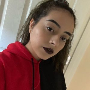 Meet your Posher, Steph